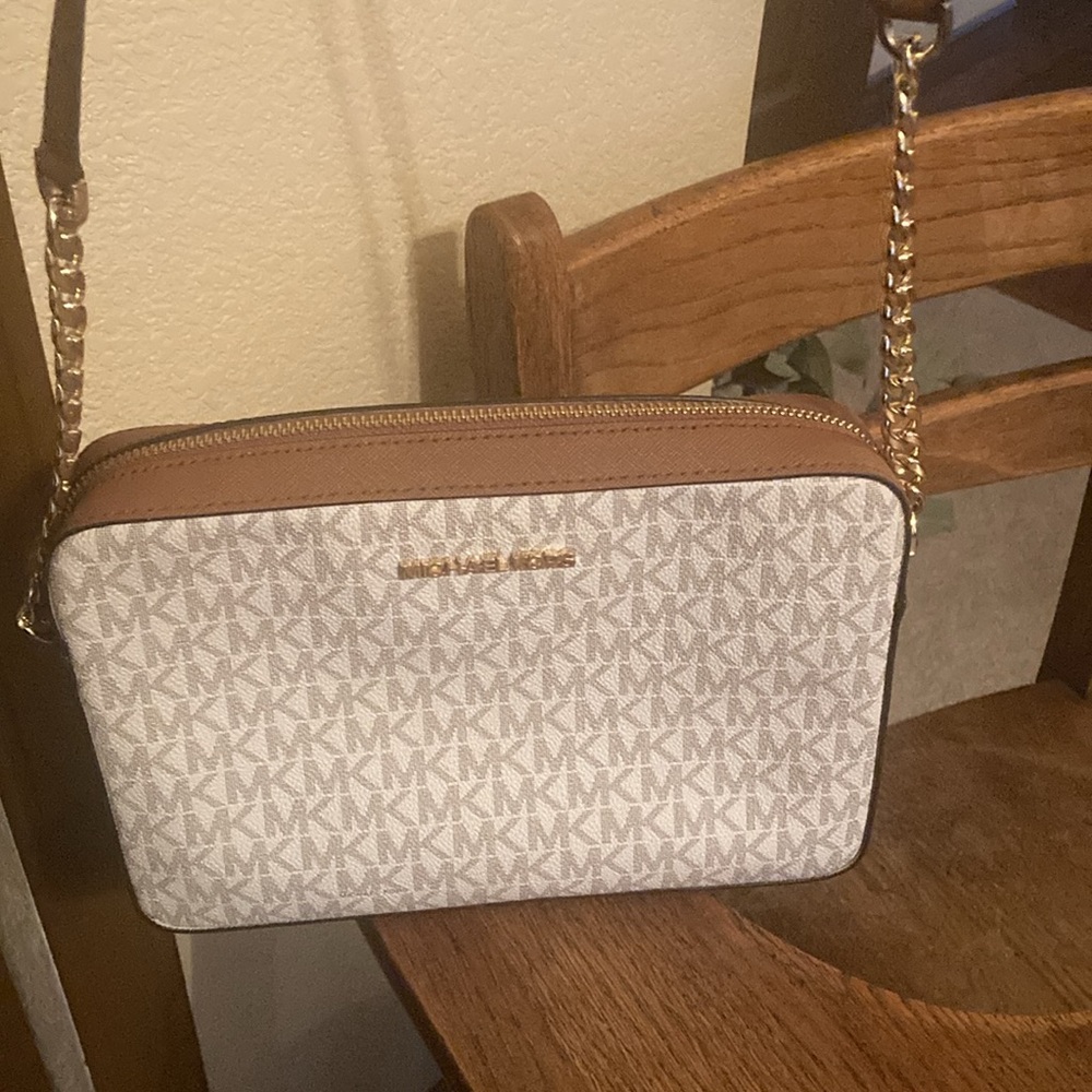 Michael Kors Jet Set Crossbody Bag Like New!